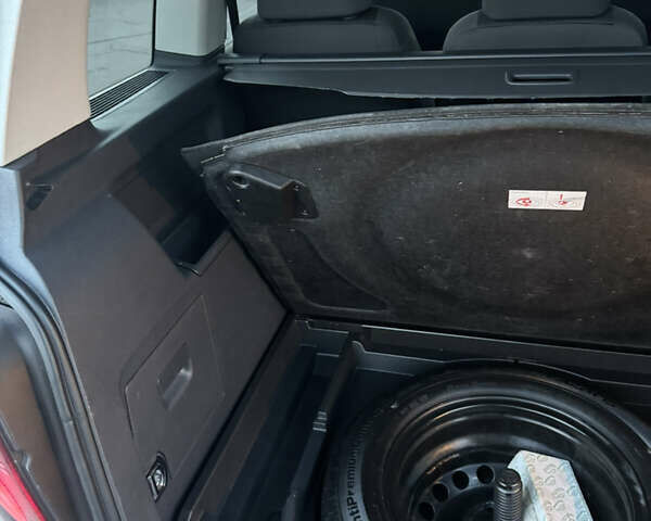 Черный Фольксваген Туран, объемом двигателя 1.4 л и пробегом 224 тыс. км за 6499 $, фото 35 на Automoto.ua