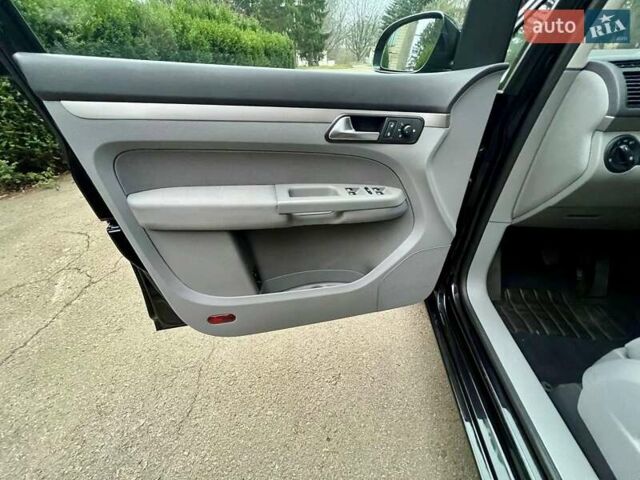 Чорний Фольксваген Туран, об'ємом двигуна 1.6 л та пробігом 221 тис. км за 7750 $, фото 55 на Automoto.ua