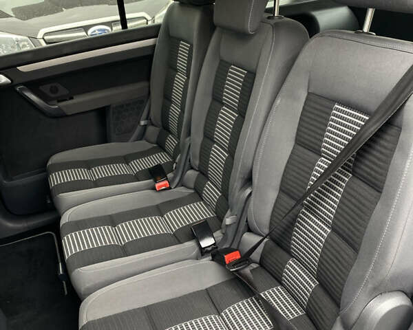 Черный Фольксваген Туран, объемом двигателя 1.6 л и пробегом 185 тыс. км за 8200 $, фото 11 на Automoto.ua