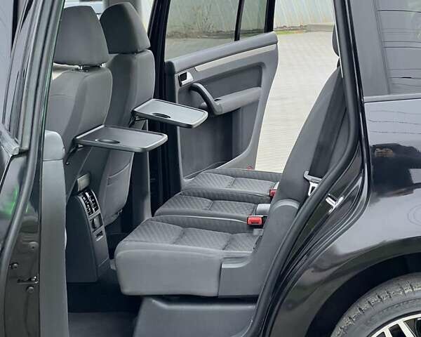 Чорний Фольксваген Туран, об'ємом двигуна 1.6 л та пробігом 147 тис. км за 8350 $, фото 13 на Automoto.ua