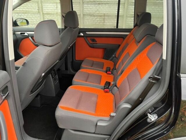 Черный Фольксваген Туран, объемом двигателя 0 л и пробегом 232 тыс. км за 3500 $, фото 3 на Automoto.ua