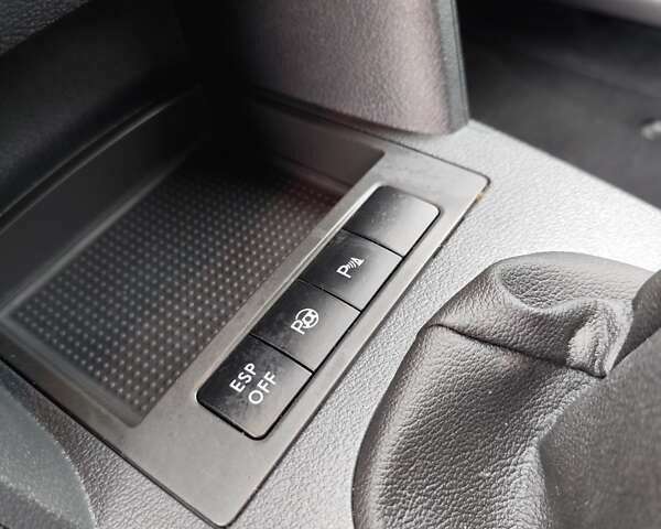 Чорний Фольксваген Туран, об'ємом двигуна 1.4 л та пробігом 194 тис. км за 6600 $, фото 18 на Automoto.ua