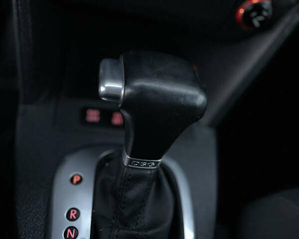 Чорний Фольксваген Туран, об'ємом двигуна 2 л та пробігом 292 тис. км за 8999 $, фото 57 на Automoto.ua