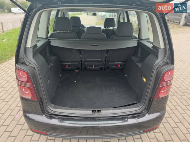 Чорний Фольксваген Туран, об'ємом двигуна 1.6 л та пробігом 260 тис. км за 6299 $, фото 23 на Automoto.ua