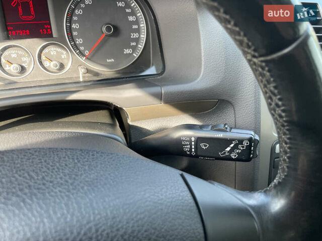 Чорний Фольксваген Туран, об'ємом двигуна 1.4 л та пробігом 192 тис. км за 7500 $, фото 33 на Automoto.ua