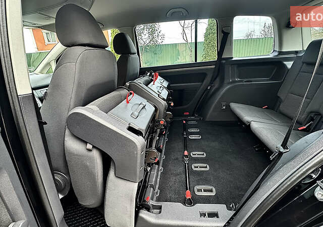 Черный Фольксваген Туран, объемом двигателя 1.6 л и пробегом 176 тыс. км за 8198 $, фото 27 на Automoto.ua