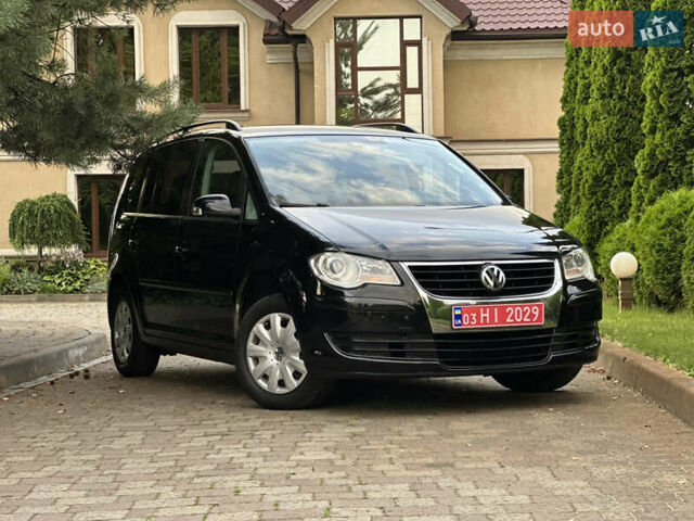 Черный Фольксваген Туран, объемом двигателя 1.6 л и пробегом 220 тыс. км за 7700 $, фото 17 на Automoto.ua