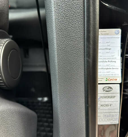 Черный Фольксваген Туран, объемом двигателя 1.6 л и пробегом 176 тыс. км за 8198 $, фото 100 на Automoto.ua