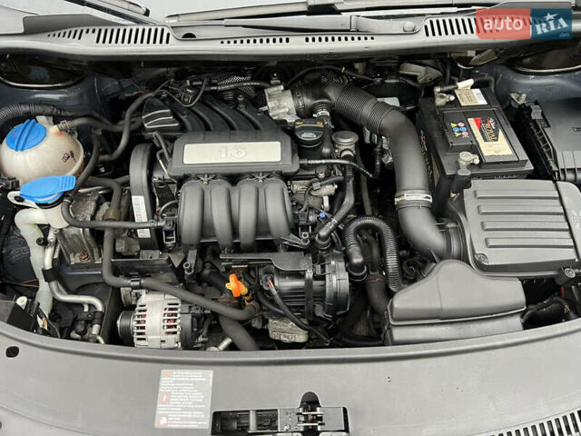 Черный Фольксваген Туран, объемом двигателя 1.6 л и пробегом 193 тыс. км за 7799 $, фото 27 на Automoto.ua