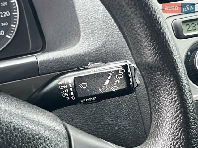 Чорний Фольксваген Туран, об'ємом двигуна 1.6 л та пробігом 147 тис. км за 8350 $, фото 44 на Automoto.ua