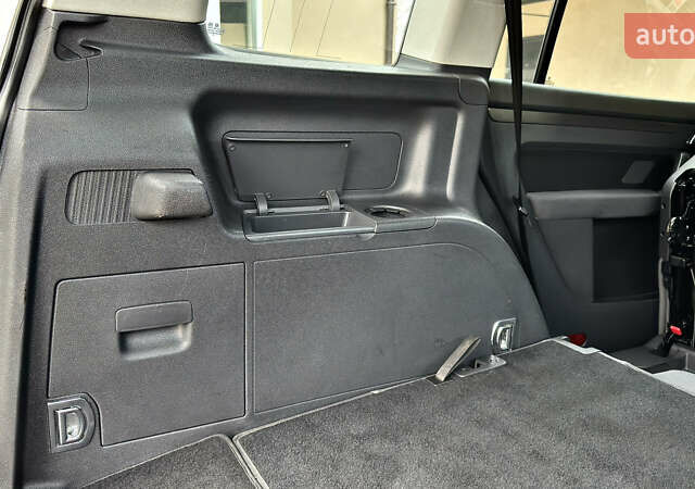 Черный Фольксваген Туран, объемом двигателя 1.6 л и пробегом 176 тыс. км за 8198 $, фото 28 на Automoto.ua