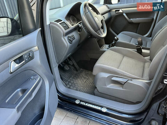 Чорний Фольксваген Туран, об'ємом двигуна 1.6 л та пробігом 227 тис. км за 7500 $, фото 22 на Automoto.ua