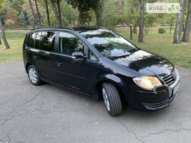 Черный Фольксваген Туран, объемом двигателя 1.6 л и пробегом 261 тыс. км за 7100 $, фото 30 на Automoto.ua