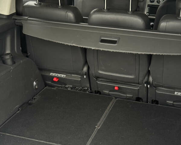 Черный Фольксваген Туран, объемом двигателя 1.4 л и пробегом 247 тыс. км за 7500 $, фото 17 на Automoto.ua