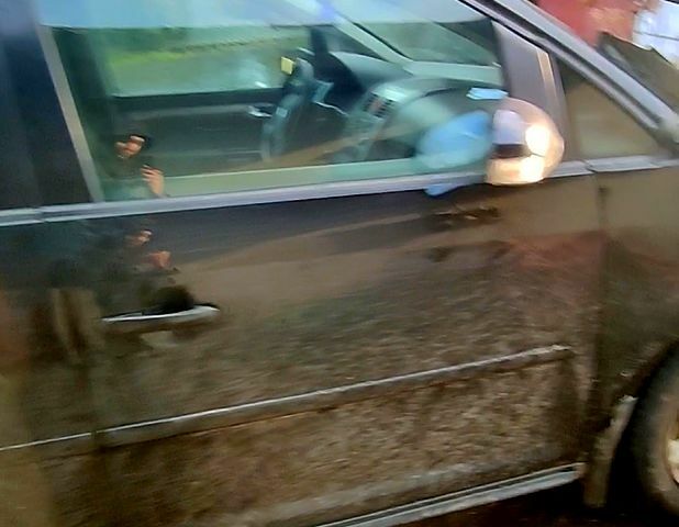 Черный Фольксваген Туран, объемом двигателя 1.9 л и пробегом 269 тыс. км за 3000 $, фото 3 на Automoto.ua