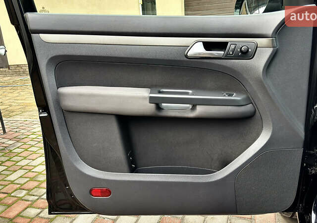 Черный Фольксваген Туран, объемом двигателя 1.6 л и пробегом 176 тыс. км за 8198 $, фото 75 на Automoto.ua