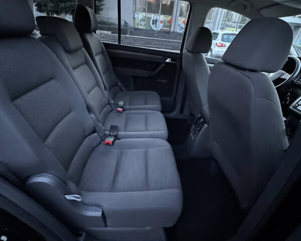 Черный Фольксваген Туран, объемом двигателя 1.4 л и пробегом 224 тыс. км за 6499 $, фото 39 на Automoto.ua