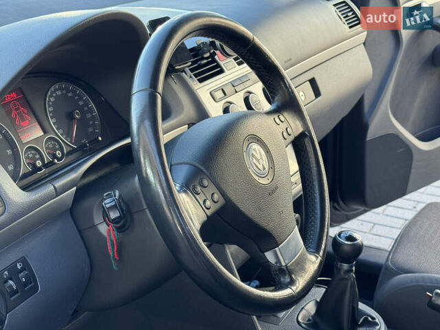 Чорний Фольксваген Туран, об'ємом двигуна 1.4 л та пробігом 269 тис. км за 7250 $, фото 19 на Automoto.ua