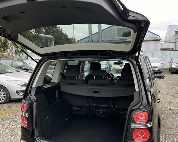 Черный Фольксваген Туран, объемом двигателя 1.6 л и пробегом 185 тыс. км за 8200 $, фото 8 на Automoto.ua