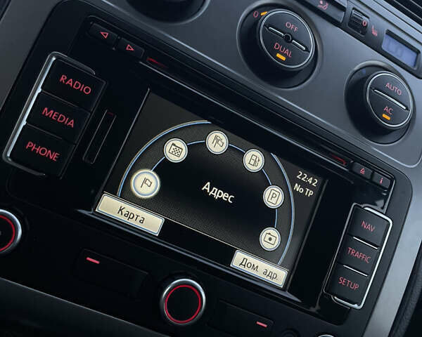 Чорний Фольксваген Туран, об'ємом двигуна 2 л та пробігом 292 тис. км за 8999 $, фото 75 на Automoto.ua