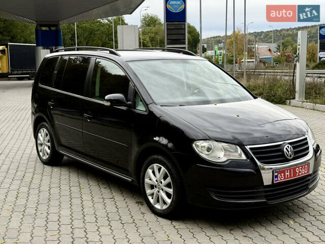 Черный Фольксваген Туран, объемом двигателя 1.6 л и пробегом 200 тыс. км за 7700 $, фото 5 на Automoto.ua