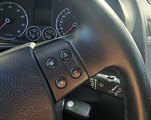 Чорний Фольксваген Туран, об'ємом двигуна 1.4 л та пробігом 216 тис. км за 7800 $, фото 10 на Automoto.ua