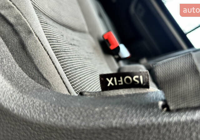 Черный Фольксваген Туран, объемом двигателя 1.6 л и пробегом 176 тыс. км за 8198 $, фото 45 на Automoto.ua