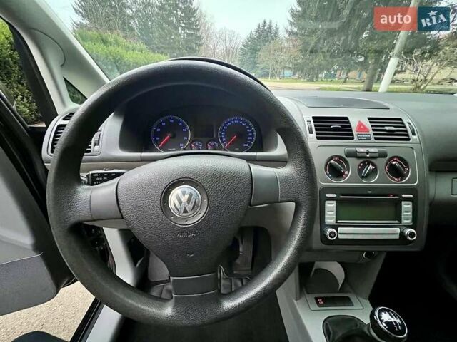 Чорний Фольксваген Туран, об'ємом двигуна 1.6 л та пробігом 221 тис. км за 7750 $, фото 60 на Automoto.ua