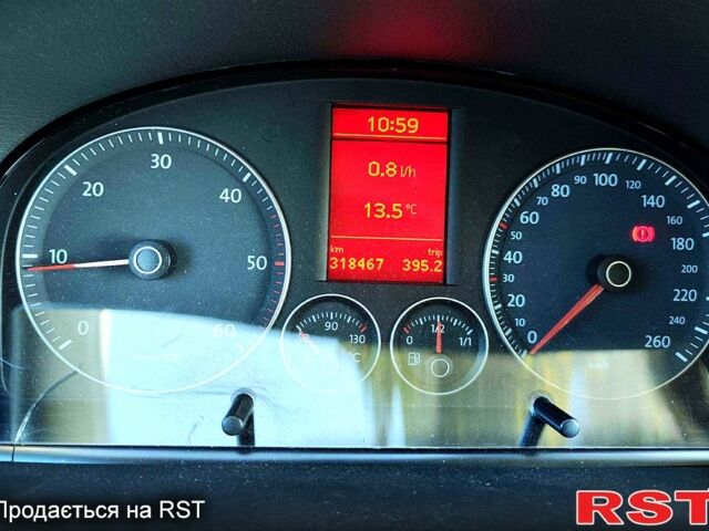 Черный Фольксваген Туран, объемом двигателя 2 л и пробегом 318 тыс. км за 2400 $, фото 13 на Automoto.ua