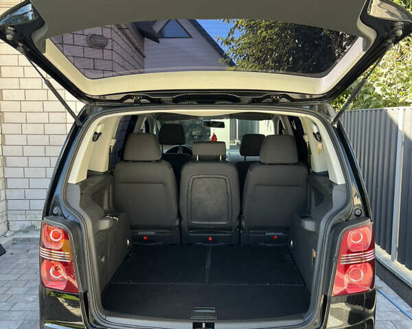 Чорний Фольксваген Туран, об'ємом двигуна 1.6 л та пробігом 227 тис. км за 7500 $, фото 28 на Automoto.ua