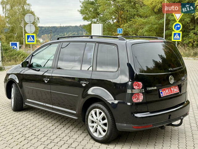 Черный Фольксваген Туран, объемом двигателя 1.6 л и пробегом 200 тыс. км за 7700 $, фото 16 на Automoto.ua