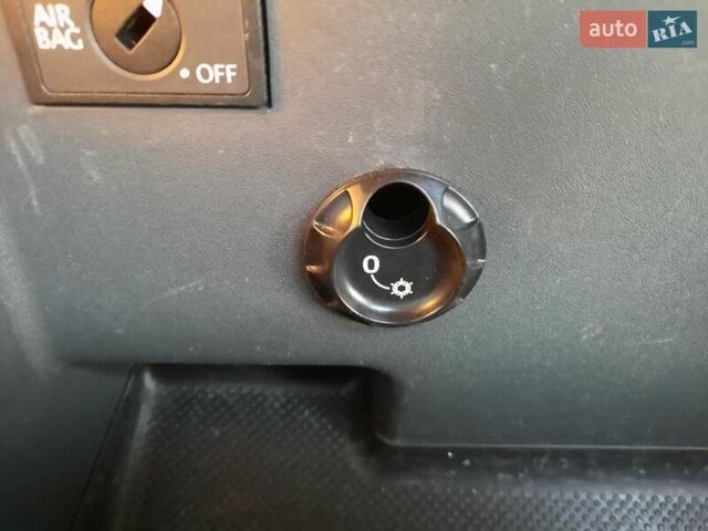 Черный Фольксваген Туран, объемом двигателя 1.6 л и пробегом 213 тыс. км за 8550 $, фото 146 на Automoto.ua