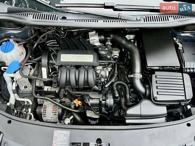 Чорний Фольксваген Туран, об'ємом двигуна 1.6 л та пробігом 221 тис. км за 7750 $, фото 88 на Automoto.ua