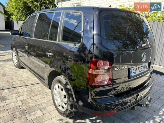 Чорний Фольксваген Туран, об'ємом двигуна 1.6 л та пробігом 227 тис. км за 7500 $, фото 6 на Automoto.ua