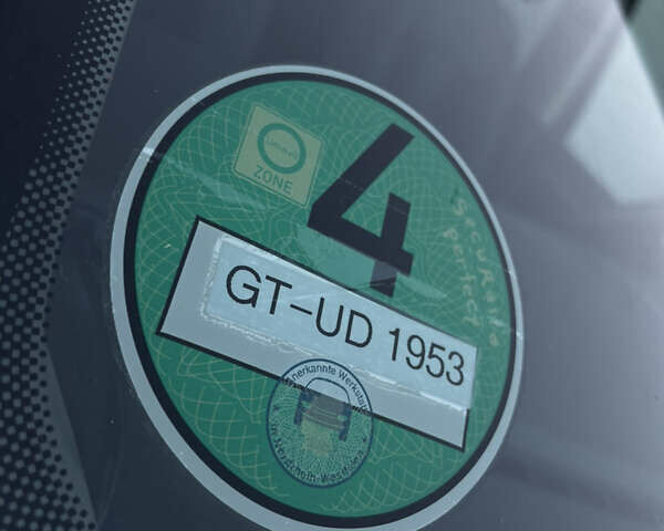 Чорний Фольксваген Туран, об'ємом двигуна 2 л та пробігом 292 тис. км за 8999 $, фото 17 на Automoto.ua