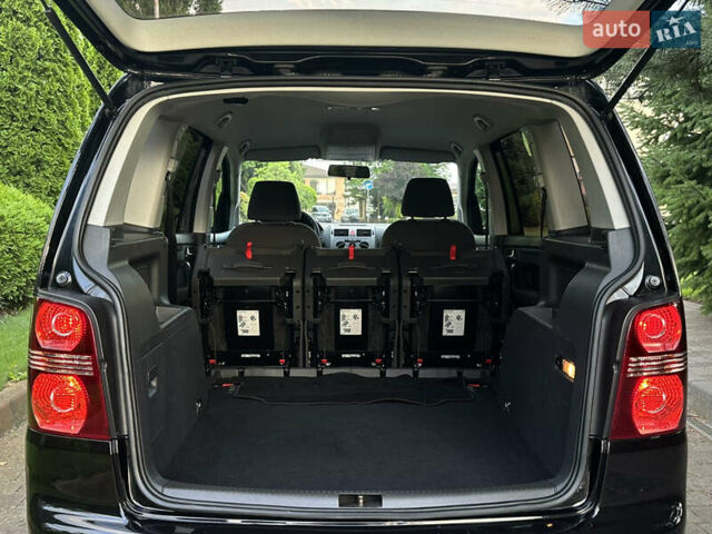 Черный Фольксваген Туран, объемом двигателя 1.6 л и пробегом 220 тыс. км за 7700 $, фото 21 на Automoto.ua