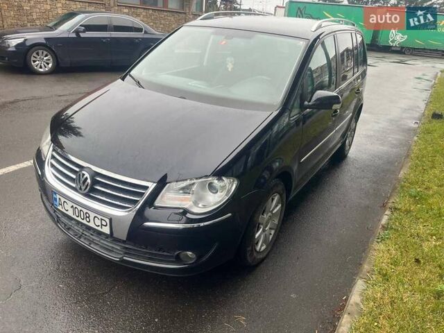 Черный Фольксваген Туран, объемом двигателя 2 л и пробегом 208 тыс. км за 7771 $, фото 12 на Automoto.ua