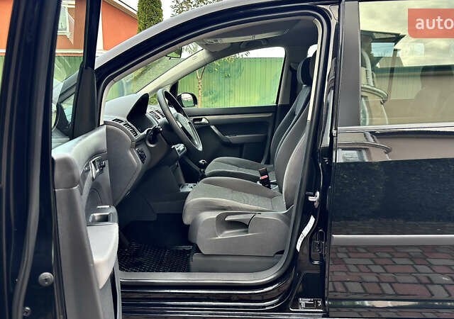 Черный Фольксваген Туран, объемом двигателя 1.6 л и пробегом 176 тыс. км за 8198 $, фото 39 на Automoto.ua