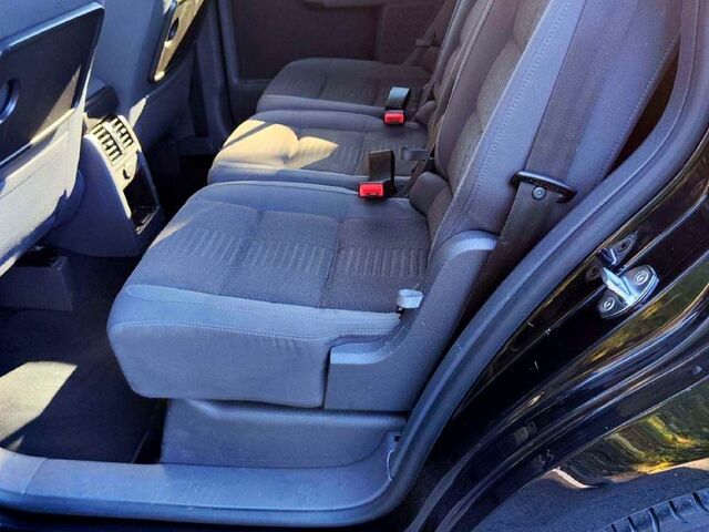 Черный Фольксваген Туран, объемом двигателя 2 л и пробегом 318 тыс. км за 2400 $, фото 12 на Automoto.ua