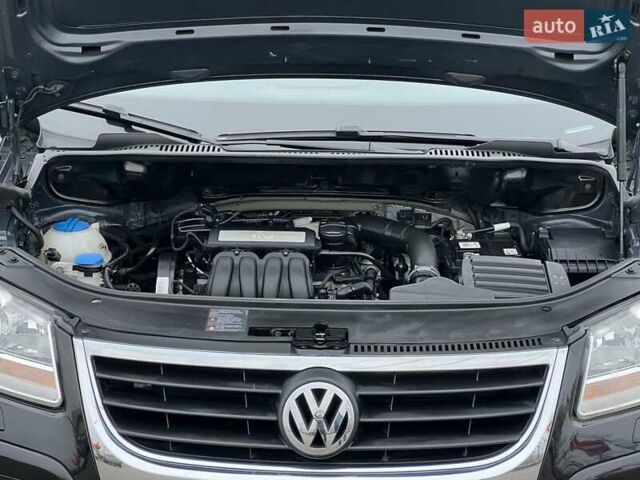 Чорний Фольксваген Туран, об'ємом двигуна 1.6 л та пробігом 147 тис. км за 8350 $, фото 48 на Automoto.ua