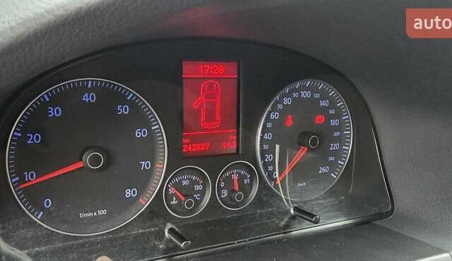 Чорний Фольксваген Туран, об'ємом двигуна 1.6 л та пробігом 242 тис. км за 6700 $, фото 28 на Automoto.ua