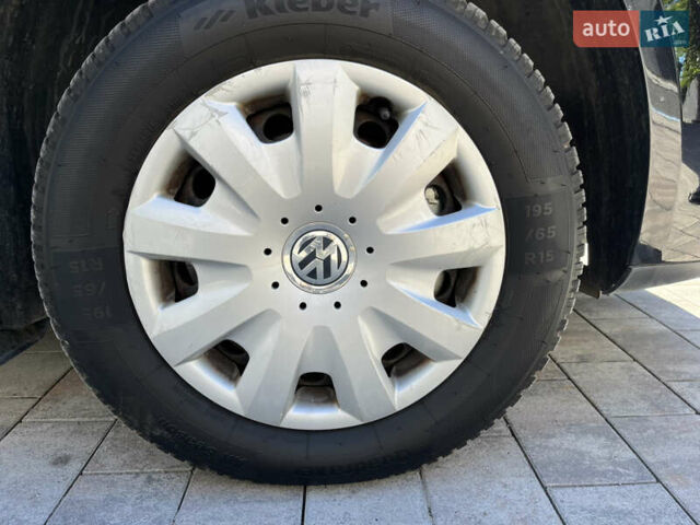 Чорний Фольксваген Туран, об'ємом двигуна 1.6 л та пробігом 227 тис. км за 7500 $, фото 14 на Automoto.ua