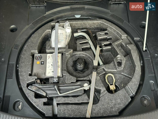 Черный Фольксваген Туран, объемом двигателя 1.6 л и пробегом 220 тыс. км за 7700 $, фото 20 на Automoto.ua