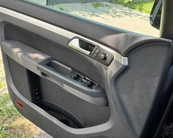 Черный Фольксваген Туран, объемом двигателя 1.39 л и пробегом 191 тыс. км за 8500 $, фото 9 на Automoto.ua