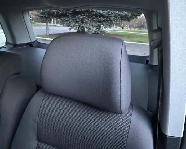 Черный Фольксваген Туран, объемом двигателя 1.4 л и пробегом 224 тыс. км за 6499 $, фото 27 на Automoto.ua