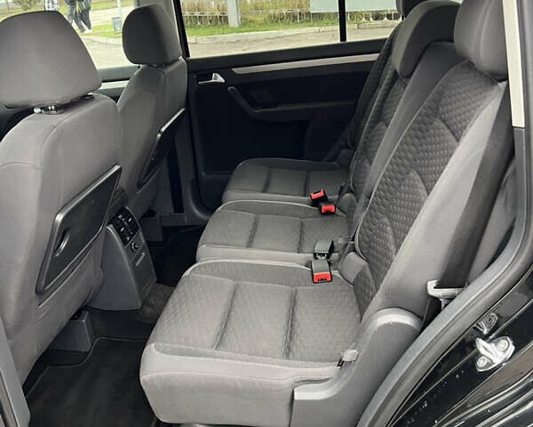 Черный Фольксваген Туран, объемом двигателя 1.6 л и пробегом 193 тыс. км за 7799 $, фото 35 на Automoto.ua