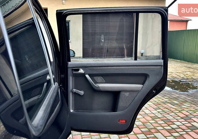 Черный Фольксваген Туран, объемом двигателя 1.6 л и пробегом 176 тыс. км за 8198 $, фото 79 на Automoto.ua