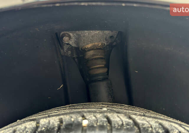 Черный Фольксваген Туран, объемом двигателя 1.6 л и пробегом 176 тыс. км за 8198 $, фото 103 на Automoto.ua