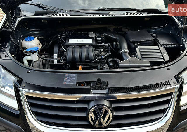 Черный Фольксваген Туран, объемом двигателя 1.6 л и пробегом 176 тыс. км за 8198 $, фото 84 на Automoto.ua