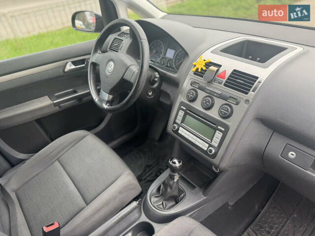 Чорний Фольксваген Туран, об'ємом двигуна 1.6 л та пробігом 260 тис. км за 6299 $, фото 30 на Automoto.ua